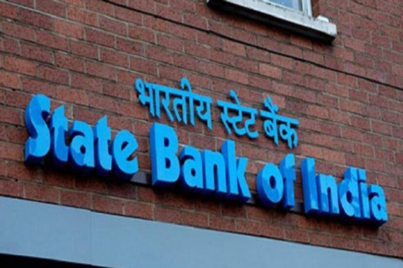BPCL SBI কার্ডে কেনাকাটা করলে ৫০০ টাকা মূল্যের ২০০০ রিওয়ার্ড পয়েন্ট পাওয়া যায়, যা পরেরবার তেল কেনার সময় রিডিম করলে মেলে ছাড় ৷ BPCL পেট্রোল পাম্প থেকে ৪০০০ হাজার টাকার তেল কেনা হলেও SBI কার্ডে মেলে ৪.২৫ ভ্যালুব্যাক ৷ ছোটখাটো কেনাকাটার উপরও অন্তত এক মাসে ১০০ টাকা ছাড় তো অবশ্যই মেলে ৷ এসবিআই এর ৪ রিওয়ার্ড পয়েন্টের মূল্য ১ টাকার সমান ৷