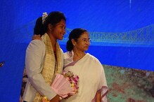 ১০ লক্ষ টাকার পর এবার কলকাতায় স্বপ্না বর্মনকে ফ্ল্যাট দিলেন মুখ্যমন্ত্রী, Rising Bengal-র মঞ্চে ঘোষণা ১০ লক্ষ টাকার পর এবার কলকাতায় স্বপ্না বর্মনকে ফ্ল্যাট দিলেন মুখ্যমন্ত্রী, Rising Bengal-র মঞ্চে ঘোষণা