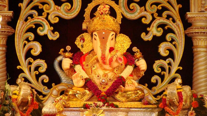 শাস্ত্রে রয়েছে গণেশ হল সৌভাগ্যের দেবতা ৷ গণেশের আর্শিবাদে শ্রীবৃদ্ধি আসবেই ৷ তবে এর জন্য আপনাকে একটু খাটতেও হবে ৷ গণেশ চতুর্থীতে জপ করুন এই ৫ টি মন্ত্র ৷ সৌভাগ্য আসবেই শাস্ত্রে রয়েছে গণেশ হল সৌভাগ্যের দেবতা ৷ গণেশের আর্শিবাদে শ্রীবৃদ্ধি আসবেই ৷ তবে এর জন্য আপনাকে একটু খাটতেও হবে ৷ গণেশ চতুর্থীতে জপ করুন এই ৫ টি মন্ত্র ৷ সৌভাগ্য আসবেই