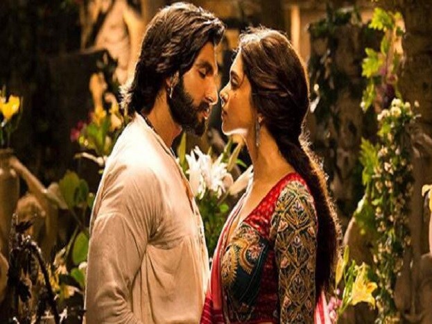 • এই মুহূর্তে বি-টাউনের অন্যতম আলোচিত জুটি তাঁরা ৷ শোনা যাচ্ছে নভেম্বরেই ঘর বাঁধবেন বাজিরাও-মস্তানি ৷ ছবি: ট্যুইটার ৷ • এই মুহূর্তে বি-টাউনের অন্যতম আলোচিত জুটি তাঁরা ৷ শোনা যাচ্ছে নভেম্বরেই ঘর বাঁধবেন বাজিরাও-মস্তানি ৷ ছবি: ট্যুইটার ৷