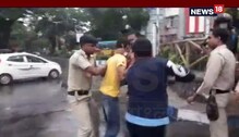 ডার্বির আগে পুলিশ-সমর্থক হাতাহাতি! টিকিট কই? ক্ষোভ ছাপাল মোহন-ইস্ট আবেগকে ডার্বির আগে পুলিশ-সমর্থক হাতাহাতি! টিকিট কই? ক্ষোভ ছাপাল মোহন-ইস্ট আবেগকে