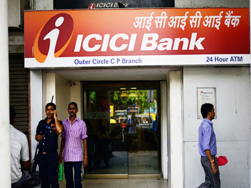 ICICI ব্যাঙ্কের ক্রেডিট কার্ডেও রয়েছে এমন অফার ৷ HPCL পেট্রোল পাম্পে পেট্রোল ও ডিজেল কেনার সময় ICICI ব্যাঙ্কের ক্রেডিট বা মাস্টারকার্ড ব্যবহার করলে ফ্লুয়েলের উপর প্রায় ২.৫ শতাংশ ক্যাশব্যাক বা ১ শতাংশ সারচার্জ ডিসকাউন্ট মেলে ৷