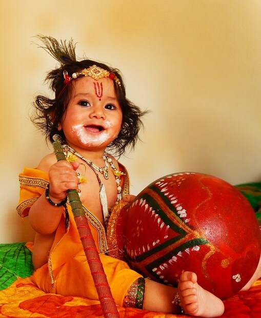 • জন্মাষ্টমীর পুজো শুরু হবে অষ্টমী লাগার পর ৷ রোববার রাতে পরছে অষ্টমী ৷ আগামীকাল রাত পর্যন্ত থাকবে ৷ জন্মাষ্টমীর সরকারি ছুটিও তাই সোমবার ৷ ছবি: পিক্স্যাবে ৷
