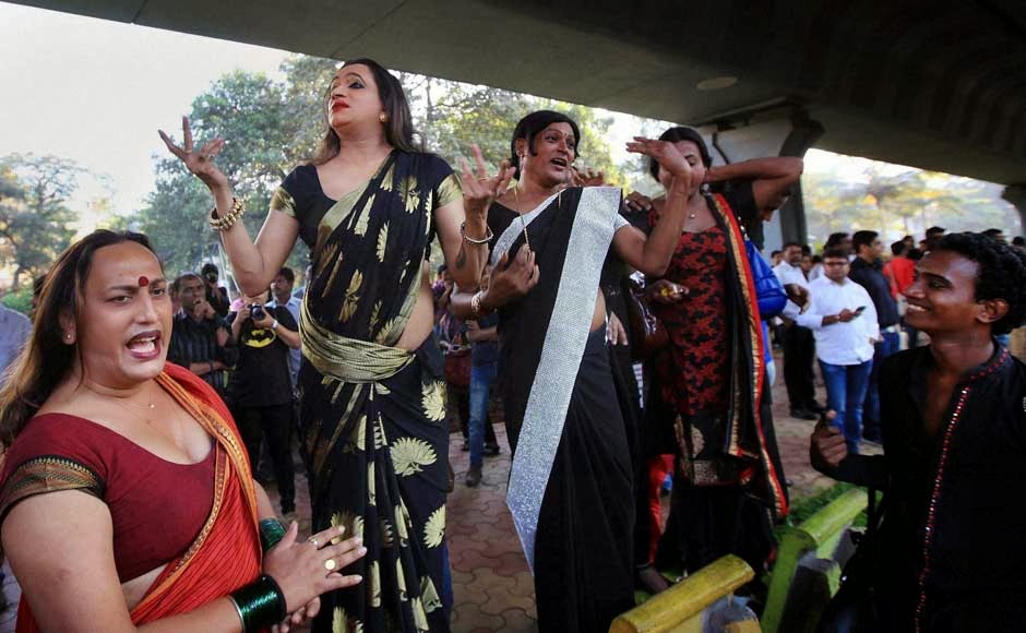 ৩৭৭ ধারার চ্যাপটার XVI-এর সাব-চ্যাপটার 'অপ্রাকৃতিক অপরাধ'-এ বলা হচ্ছে, ৩৭৭ (A) প্রকৃতির বিরুদ্ধে কোনও মানুষ, মহিলা বা পশুর সঙ্গে যৌন সম্পর্ক স্থাপন করলে তা অপরাধ হিসেবে গণ্য হবে৷ এবং এই অপরাধে যাবজ্জীবন কারাদণ্ড হবে বা ১০ বছরের হাজতবাসের সঙ্গে জরিমানা৷ ছবি: রয়টার্স ৩৭৭ ধারার চ্যাপটার XVI-এর সাব-চ্যাপটার 'অপ্রাকৃতিক অপরাধ'-এ বলা হচ্ছে, ৩৭৭ (A) প্রকৃতির বিরুদ্ধে কোনও মানুষ, মহিলা বা পশুর সঙ্গে যৌন সম্পর্ক স্থাপন করলে তা অপরাধ হিসেবে গণ্য হবে৷ এবং এই অপরাধে যাবজ্জীবন কারাদণ্ড হবে বা ১০ বছরের হাজতবাসের সঙ্গে জরিমানা৷ ছবি: রয়টার্স