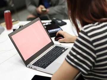 একটি ক্লিকেই যে ভাবে ঘরে বসে মোটা আয়! চটক নয়, সরকারি ভরসা...