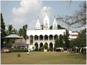 চাকলার লোকনাথ ঘোষালই কঠোর তপস্যায় হয়েছেন সবার পূজনীয় বাবা লোকনাথ