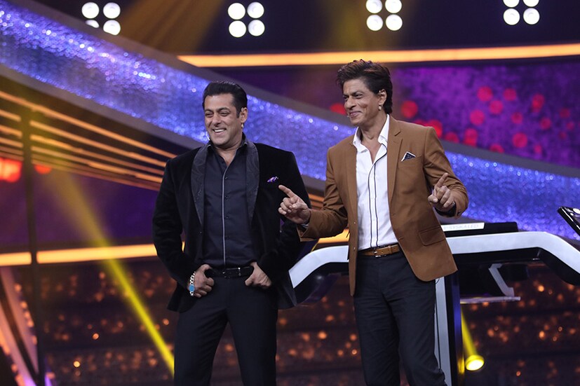 শুট হয়েছে সেই শো এর শুটিং আর সেই শুটের কিছু টুকরো অংশ এবং ছবি ইতিমধ্যেই ভাইরাল সোশ্যাল নেটওয়ার্কিং সাইটে। (Image: Viral Bhayani)