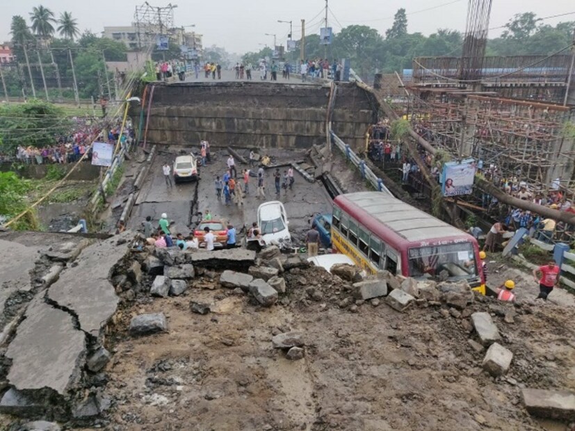 ভেঙে পড়ল মাঝেরহাট উড়ালপুল ৷ ভেঙে পড়েছে ব্রিজের একাংশ ৷
