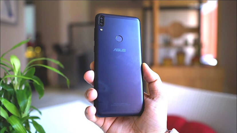 সেলে Asus ZenFone Max Pro M1 পাওয়া যাবে মাত্র 10,499 টাকায় । 4GB RAM ভেরিয়েন্টের দাম 12,999 টাকা, অফারে এইদাম কমে হবে 12,499 টাকা। 14,999 টাকার পরিবর্তে 14,499 টাকায় 6GB RAM ভেরিয়েন্ট পাওয়া যাবে। (Photo Collected)