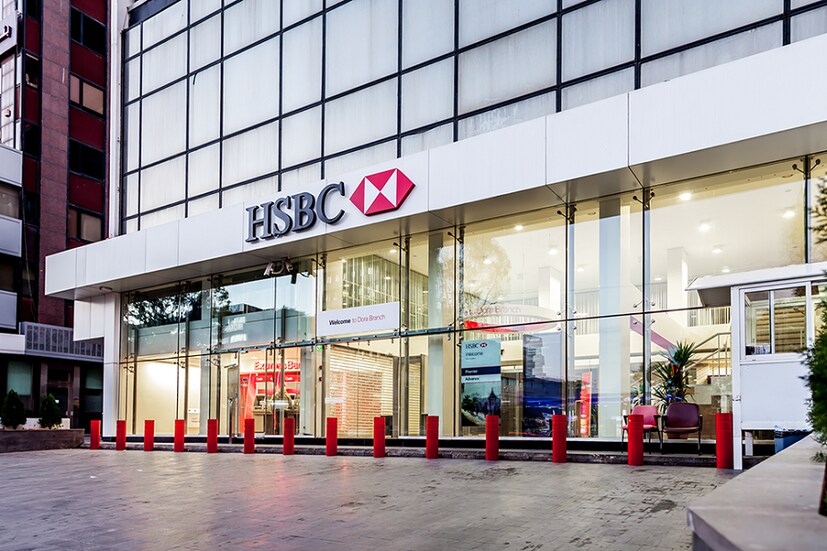 তেল কেনাকাটায় ছাড় পেতে HSBC ব্যাঙ্ক গ্রাহকেরা ব্যবহার করতে পারেন মেক মাই ট্রিপ, প্ল্যাটিনাম ও প্রিমিয়ার ক্রেডিট কার্ড ৷ এতে ৪০০ থেকে ৪০০০ টাকার তেল কিনলে পাবেন অন্তত ১ শতাংশ ছাড় ৷ সাশ্রয় হবে ২৫০ টাকা পর্যন্ত ৷