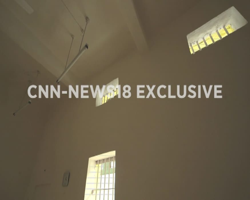 তাকে আদালতে পেশও করা হয় ৷ তাঁর বিরুদ্ধে ১৭ টি ব্যাঙ্কে ৯ হাজার কোটি টাকা ঋণখেলাপির অভিযোগ রয়েছে।(Image: CNN News18) তাকে আদালতে পেশও করা হয় ৷ তাঁর বিরুদ্ধে ১৭ টি ব্যাঙ্কে ৯ হাজার কোটি টাকা ঋণখেলাপির অভিযোগ রয়েছে।(Image: CNN News18)