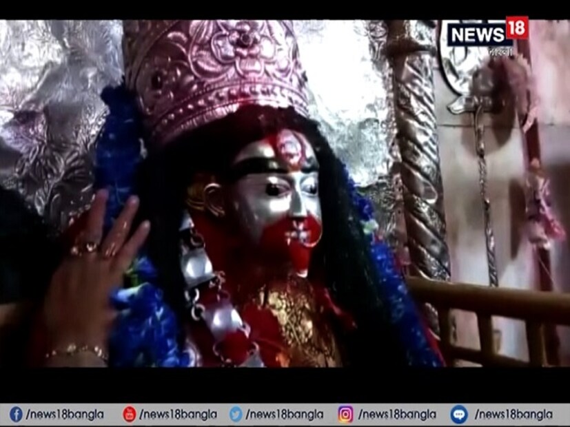 শনি ও রবিবার ছিল কৌশিকী অমাবস্যা ৷ আর সেই উপলক্ষ্যে তারাপীঠে ভক্তদের ভিড় হয়েছিল চোখে পড়ার মতো ৷ লক্ষ লক্ষ দর্শনার্থী এসেছিলেন মায়ের পুজো দিতে ৷ ছবি: News18 Bangla