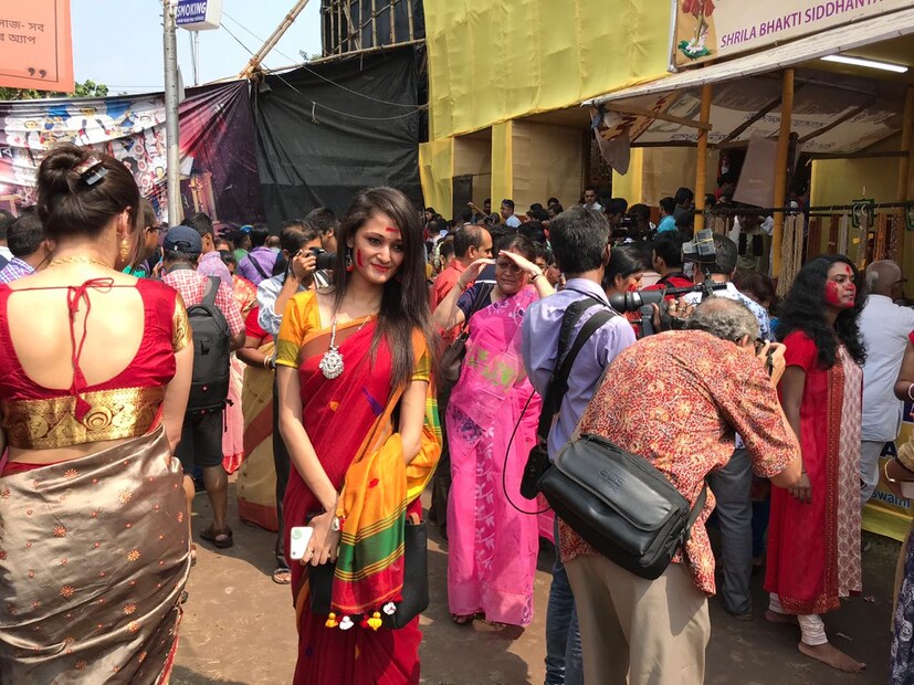বাগবাজার রাঙিয়ে গেল সিঁদুর খেলার রঙে ৷ 