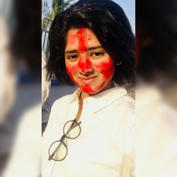গতকাল শুক্রবার চোখের জলে উমাকে বিদায় জানিয়েছে বঙ্গবাসী ৷ তার আগে সিঁদুরে রাঙিয়ে নেওয়া ৷ আনন্দে মেতে উঠে আবার পরের বছরের জন্য অপেক্ষা ৷ ছবি: ইনস্টাগ্রাম ৷