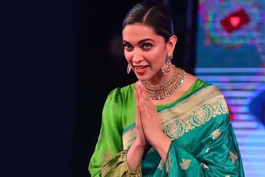 আর বিয়ের অনুষ্ঠানে সব মেয়েরই ভারতীয় পোশাকের প্রতি একটু বেশি আকর্ষণ থাকে ৷ দীপিকাও তার ব্যতিক্রম নন ৷ Photo - Collected আর বিয়ের অনুষ্ঠানে সব মেয়েরই ভারতীয় পোশাকের প্রতি একটু বেশি আকর্ষণ থাকে ৷ দীপিকাও তার ব্যতিক্রম নন ৷ Photo - Collected