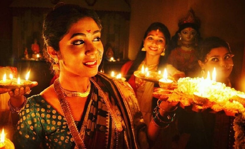 ৩.দিওয়ালির শুরুটা হয়ে যায় ধনতেরাস উৎসবের মধ্যে দিয়ে ৷ ছবি: দেবমাল্য দাস ৷ 