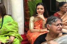 নবমীর সাজে বাড়ির পুজোয় অন্যমেজাজে কোয়েল মল্লিক নবমীর সাজে বাড়ির পুজোয় অন্যমেজাজে কোয়েল মল্লিক