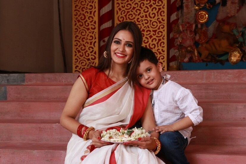 অন্যদিকে, ছেলে সহজের সঙ্গেও সময়টা কাটছে বেশ মজায় ৷ -নিজস্ব চিত্র ৷