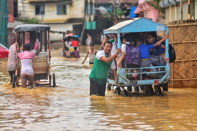 ৩ সেপ্টেম্বর বন্যা পরিস্থিতি ঘোষণা করা হয় নাগাল্যান্ডে । গৃহহারা হন প্রায় ৩,০০০ স্থানীয় বাসিন্দা। জুলাই থেকে শুরু হয়েছিল ভূমিধ্বসও । মৃত্যু হয় একাধিক মানুষের । (ছবি: সংগৃহীত )