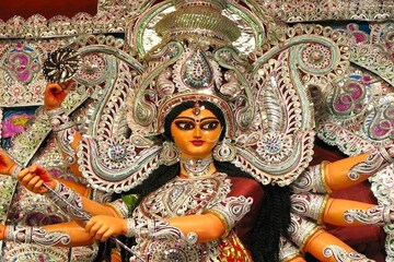 পুজোয় নিশ্চিন্তে ঘুরতে চান? মোবাইলে রাখুন এই অ্যাপগুলো পুজোয় নিশ্চিন্তে ঘুরতে চান? মোবাইলে রাখুন এই অ্যাপগুলো