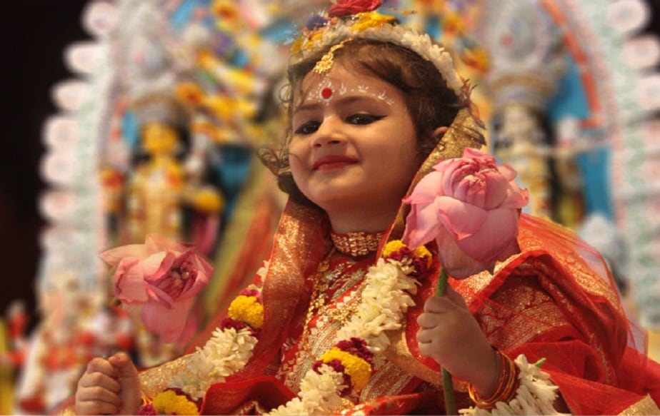 • ৩০ আশ্বিন (ভাঃ ২৫ আশ্বিন) ১৭ অক্টোবর, বুধবার মহাষ্টমী ৷ পূর্বাহ্ন ঘ ৯/২৭ মধ্যে কিন্তু কালবেলানুরোধে ঘ ৮/৩০ মধ্যে শ্রীশ্রীশারদীয়া দুর্গাদেবীর মহাষ্টমী বিহিত পূজা ৷ • ৩০ আশ্বিন (ভাঃ ২৫ আশ্বিন) ১৭ অক্টোবর, বুধবার মহাষ্টমী ৷ পূর্বাহ্ন ঘ ৯/২৭ মধ্যে কিন্তু কালবেলানুরোধে ঘ ৮/৩০ মধ্যে শ্রীশ্রীশারদীয়া দুর্গাদেবীর মহাষ্টমী বিহিত পূজা ৷