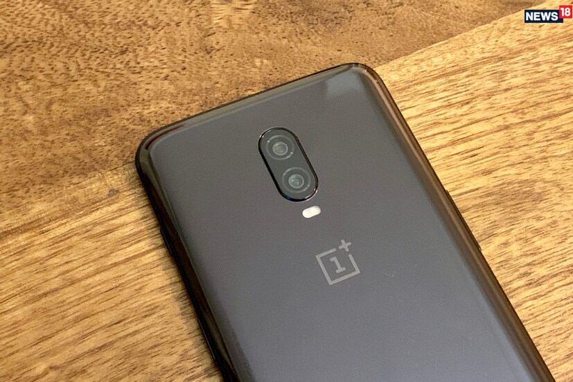 OnePlus 6T তে থাকছে ডুয়াল রিয়ার ক্যামেরা সিস্টেম। পএই ক্যামেরাই থাকবে একটি 16MP Sony IMX519 প্রাইমারি সেন্সার। সাথে থাকবে একটি 20MP Sony IMX376K সেকেন্ডারি সেন্সার। সেলফি তোলার জন্য রয়েছে 16MP Sony IMX371 সেন্সার। (Photo: News18)
