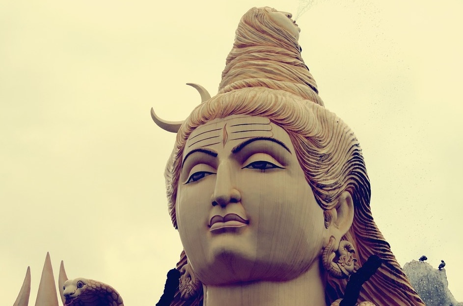 • এমন বিশ্বাস রয়েছে যে প্রতি সোমবার উপোস করে • এমন বিশ্বাস রয়েছে যে প্রতি সোমবার উপোস করে