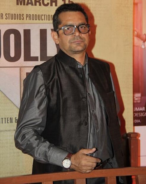 বলিউডে ছবি তৈরি করা সুভাষ কাপুরের বিরুদ্ধেও রয়েছে যৌন হেনস্তার অভিযোগ ৷ তিনি সাংবাদিক ও অভিনেত্রীকে যৌন হেনস্তা করেছিলেন ৷ 
