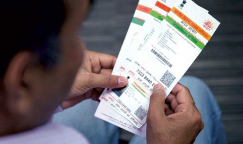 UIDAI-এর নির্দেশ, ১৫ দিনের মধ্যে, অর্থাত্‍‌ ১৫ অক্টোবরের মধ্যেই সেই পরিকল্পনা জমা দিতে হবে মোবাইল নেটওয়ার্ক সংস্থাগুলিকে৷ সুপ্রিম কোর্টের রায় অনুযায়ী সব টেলিকম অপারেটরদের অবিলম্বে পদক্ষেপ করতে হবে৷ আধার-বেসড অথেন্টিকেশন সিস্টেম বন্ধ করার জন্য অবিলম্বে ব্যবস্থা করতে বলা হয়েছে টেলিকম অপারেটরদের৷