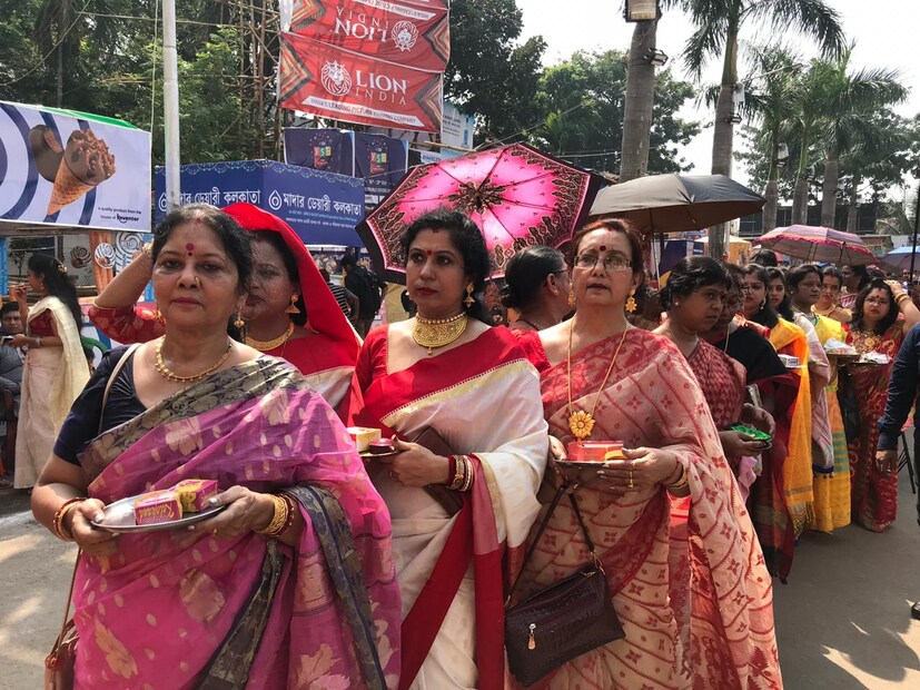বাগবাজার রাঙিয়ে গেল সিঁদুর খেলার রঙে ৷ 