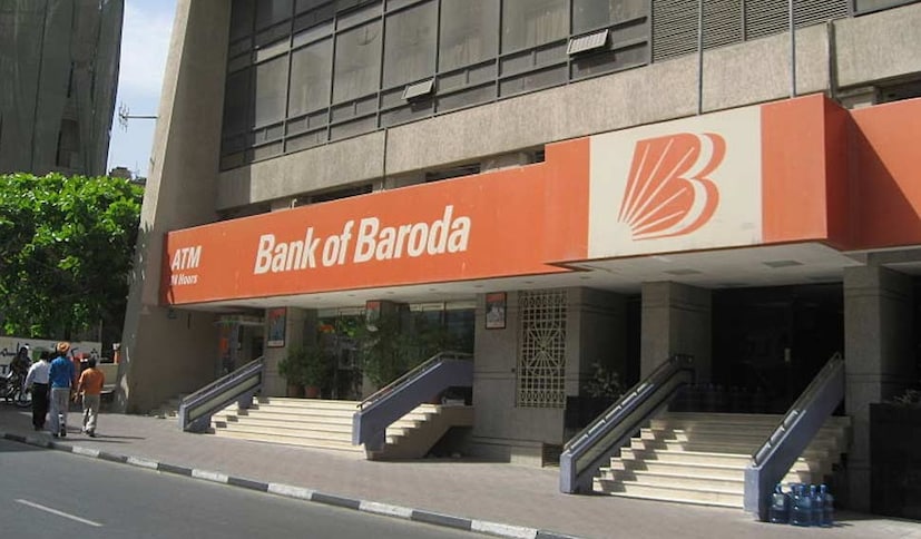 • Bank of Baroda: এই ব্যাঙ্কের রুপে ক্লাসিক কার্ডে ২৫ হাজার টাকা তুলতে পারবেন একদিনে ৷ বরোদা মাস্টার প্ল্যাটিনাম কার্ডে ৫০ হাজার, রুপে প্ল্যাটিনাম কার্ডে ৫০ হাজার, ভিসা ইলেকট্রন কার্ডে ২৫ হাজার, মাস্টার ক্লাসিক কার্ডে ২৫ হাজার, ভিসা প্ল্যাটিনাম চিপ কার্ডে ১ লাখ টাকা তোলা যাবে একদিনে ৷
