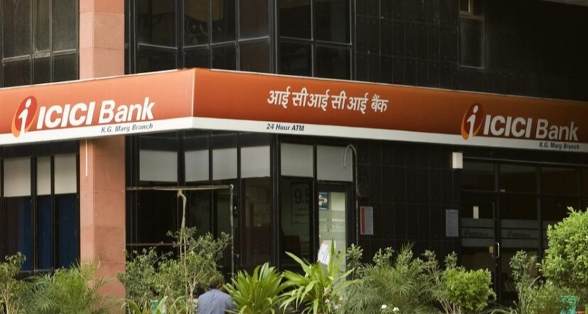 • ICICI: এই ব্যাঙ্কের প্রিভিলেজ ব্যাঙ্কিং টিটানিয়াম ডেবিট কার্ড থাকলে দিনে সর্বোচ্চ ১ লাখ টাকা তোলা যাবে ৷ স্মার্ট শপার গোল্ড ডেবিট কার্ডে ৭৫ হাজার, স্মার্ট শপার সিলভার ডেবিট কার্ডে ৫০ হাজার টাকা তোলা যাবে দিনে ৷