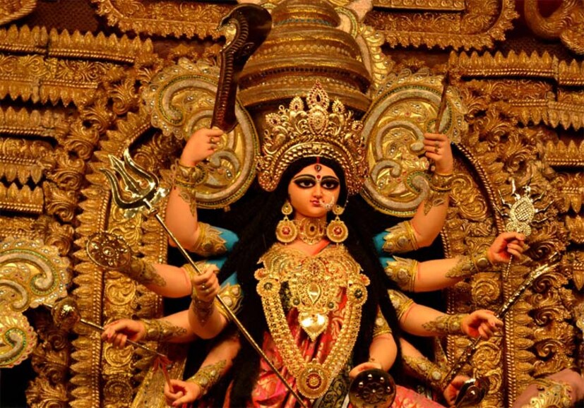 দেবী যদি গজে গমনাগমন করেন তাহলে পৄথিবীতে জলের সমতা বজায় থাকে এবং শস্য ফলন ভালো হয় ৷ সুখ সমৄদ্ধিতে পরিপূর্ণ থাকে মর্ত্যভূমি ৷ (Photo collected)