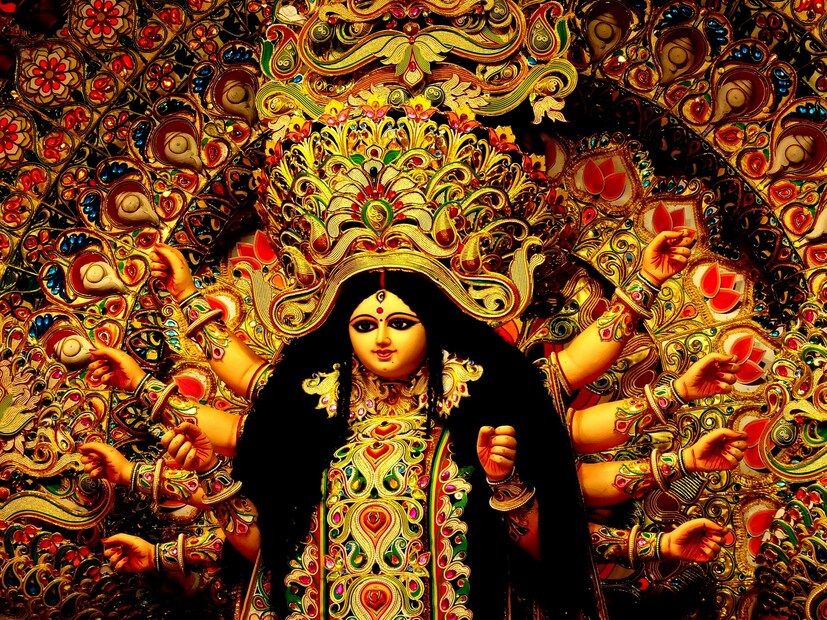 দুর্গা বুধবার যাতায়াত করলেই তার যানবাহন হয় নৌকা ৷ বুধবার হল সৌম্যবার ৷ খুব শান্ত সৌম্য, শান্তিপ্রিয় হলেও বালক স্বভাবের ৷ তাই বুধ সরল কিন্তু চঞ্চল মানসিকতা সম্পন্ন ৷  (Photo collected)