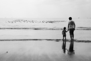 আপনার বয়স কত? দেখে নিন তো বাবা হতে পারবেন কিনা !