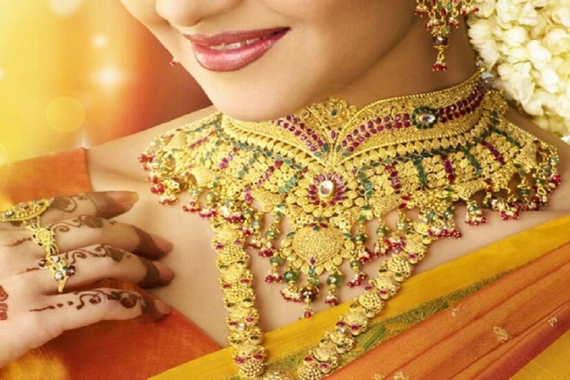 কলকাতায় ২৪ ক্যারাট ১ গ্রাম সোনার দাম ৩,২৮১ টাকা (কমেছে ৫ টাকা), ৮ গ্রাম সোনার দাম ২৬,২৪৮ টাকা (কমেছে ৪০ টাকা), ১০ গ্রাম সোনার ৩২,৮১০ টাকা (কমেছে ৫০ টাকা), ১০০ গ্রাম সোনার দাম ৩,১২,৫০০ টাকা (কমেছে ৫০০ টাকা) ৷