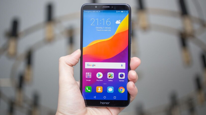Honor 7C: ১০ হাজারের নীচে স্মার্টফোন খুঁজলে এই ফোনটিও দেখতে পারেন৷ ৩জিবি/৩২জিবি ফোনটির দাম ৯ হাজার ৯৯৯ টাকা৷ ৪জিবি/৬৪জিবি স্টোরেজের দাম ১১ হাজার ৯৯৯ টাকা৷ ৫.৯৯ ইঞ্চির ডিসপ্লে-র ফোনটি 1440x720 পিক্সেল রেজোলিউশন ও ১৮:৯ অ্যাসপেক্ট রেশিও৷ ২৫৬জিবি পর্যন্ত এক্সপ্যান্ডেবল মেমরি৷ অ্যান্ড্রয়েড ৮.০ ওরিও অপারেটিং সিস্টেম৷ এলইডি ফ্ল্যাশের সঙ্গে ১৩ মেগাপিক্সেল রিয়ার ক্যামেরা৷