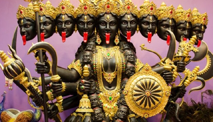 ৩ বছর বয়সী কুমারীর নাম হয় ত্রিধামূর্তি, বয়স ৪ হলে তার নাম দেওয়া হয় কালিকা৷