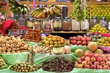 কাল লক্ষ্মী পুজো, লাফিয়ে লাফিয়ে বাড়ছে ফল-সবজির দাম