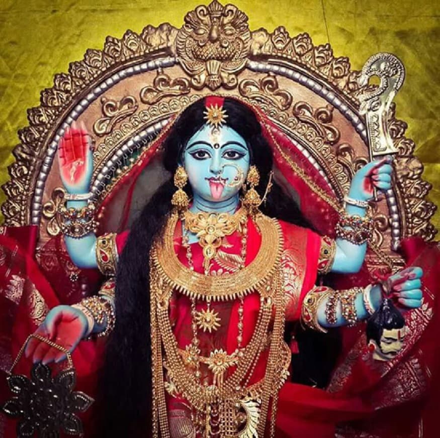 দেবীর পুজোর আয়োজন করলে পরিবারের প্রতিটি সদস্যের জীবনে পজেটিভ শক্তির ছোঁয়া লাগে। সেই সঙ্গে গৃহস্থে উপস্থিত খারাপ শক্তির প্রভাব কমতে শুরু করে। ফলে কোনও খারাপ ঘটনা ঘটার আশঙ্কা যেমন কমে, তেমনি শরীর এতটাই চাঙ্গা হয়ে ওঠে যে ছোট-বড় নানা রোগ-ব্যাধি দূরে পালাতে সময় লাগে না। (Photo collected) দেবীর পুজোর আয়োজন করলে পরিবারের প্রতিটি সদস্যের জীবনে পজেটিভ শক্তির ছোঁয়া লাগে। সেই সঙ্গে গৃহস্থে উপস্থিত খারাপ শক্তির প্রভাব কমতে শুরু করে। ফলে কোনও খারাপ ঘটনা ঘটার আশঙ্কা যেমন কমে, তেমনি শরীর এতটাই চাঙ্গা হয়ে ওঠে যে ছোট-বড় নানা রোগ-ব্যাধি দূরে পালাতে সময় লাগে না। (Photo collected)
