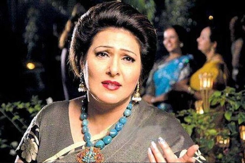 তারা নামের টেলিসিরিয়ালে অভিনয় করা নবনীত নিশানকে উত্যক্ত করতেন তারপর তিনি বিনীতা নন্দার দিকে ঝুঁকেছিলেন ৷ Photo - Collected 