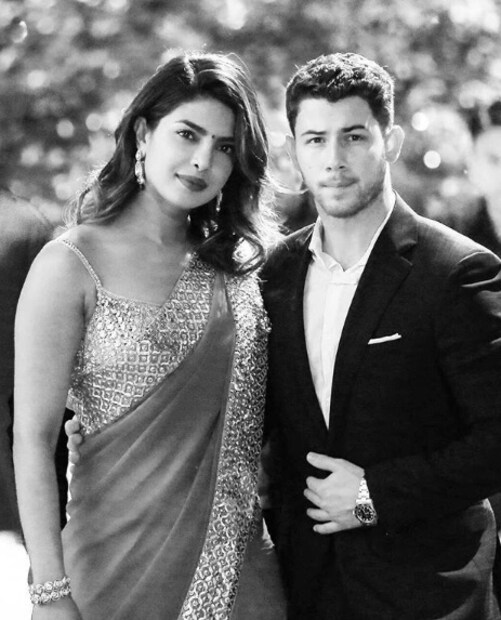 • বিয়ে বললেই সবার আগে মনে আসে সাজগোজের কথা ৷ আর যেখানে বিয়ের কনে খোদ প্রিয়াঙ্কা চোপড়া, সেখানে পোশাক আর ফ্যাশনের উপর নজর তো থাকবেই ৷