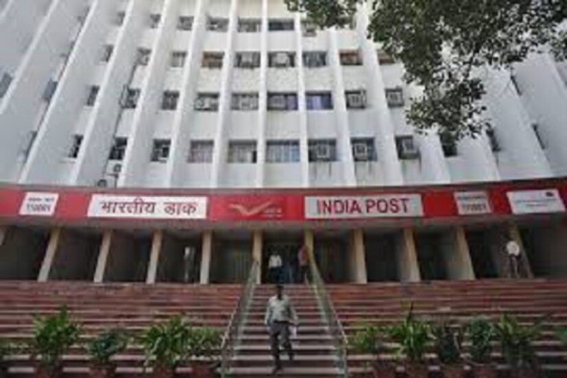ন্যাশনাল সেভিংস সার্টিফিকেট অত্যন্ত জনপ্রিয় সাধারণ মানুষের কাছে ৷ বেশি সুদের পাশাপাশি এতে পাওয়া যায় কর ছাড়ও ৷ পয়লা অক্টোবর থেকে ৫ বছরের জন্য এনএসসি-র উপর সুদের হার ৭.৬ থেকে বাড়িয়ে ৮ করা হয়েছে ৷ এই মুহূর্তে এত সুদ দেশের কোনও ব্যাঙ্ক দিচ্ছে না ৷ ফলে বর্তমানে এনএসসি-তে টাকা ইনভেস্ট করা সব থেকে লাভজনক ৷ 