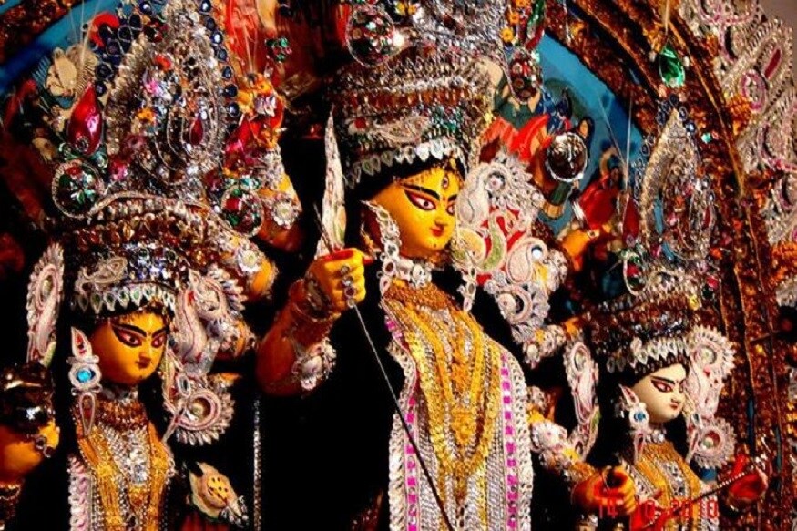 দেবীর আরাধনা করুন ৷ নিময় করে পুজো দিতে না পারলেও সকাল সকাল স্নান সেরে নিয়ে মা দুর্গার নাম জপ করুন ৷ দেবীর আরাধনা করুন ৷ নিময় করে পুজো দিতে না পারলেও সকাল সকাল স্নান সেরে নিয়ে মা দুর্গার নাম জপ করুন ৷