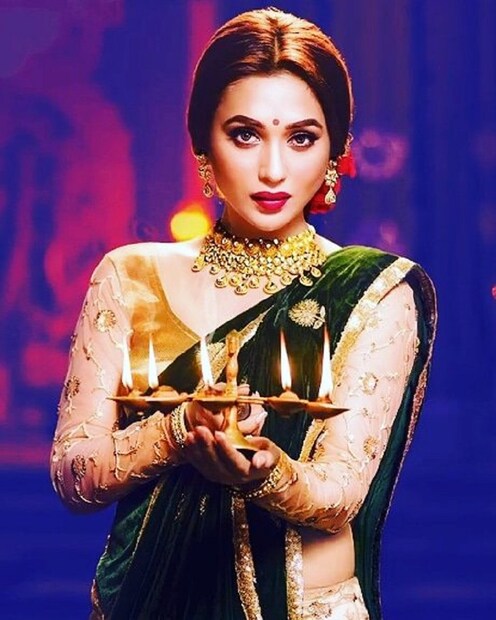 ছুটির এই চার দিন বন্ধুদের সঙ্গে দেদার মজা করে কাটাবেন বলে ঠিক করে রেখেছেন মিমি। (Photo: Twitter)