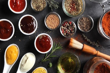 এইসব মশলাপাতি ফ্রিজে রাখেন? চরম বিপদ ডেকে আনছেন নিজের এইসব মশলাপাতি ফ্রিজে রাখেন? চরম বিপদ ডেকে আনছেন নিজের