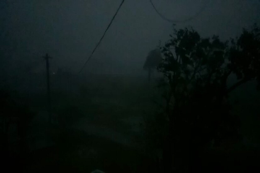 অন্ধ্র-ওড়িশা উপকূলে তাণ্ডব তো করেছেই ব্যাপক ক্ষয়ক্ষতি হয়েছে ৷ 
