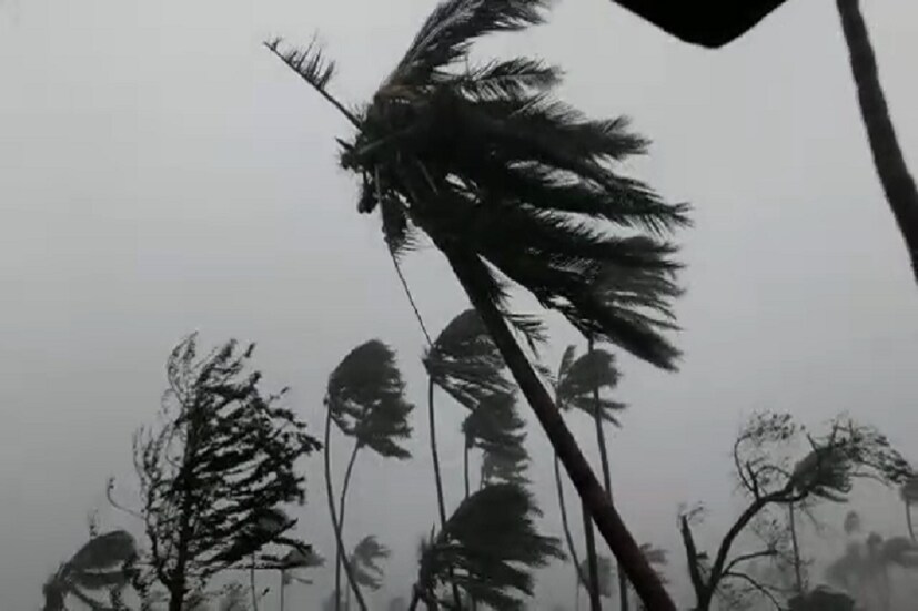 গঞ্জাম,গজপতি, রায়গাদা , কন্দামল , কালাহান্ডিতে এর জেরে শুক্রবারও সারাদিন ভয়ানক বৃষ্টি চলবে ৷ 