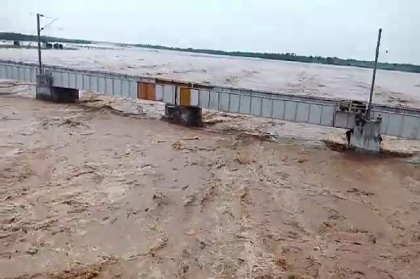 আশা করা হচ্ছে এবার ট্রেন চলাচলে আর কোনও বিঘ্ন ঘটবে না ৷