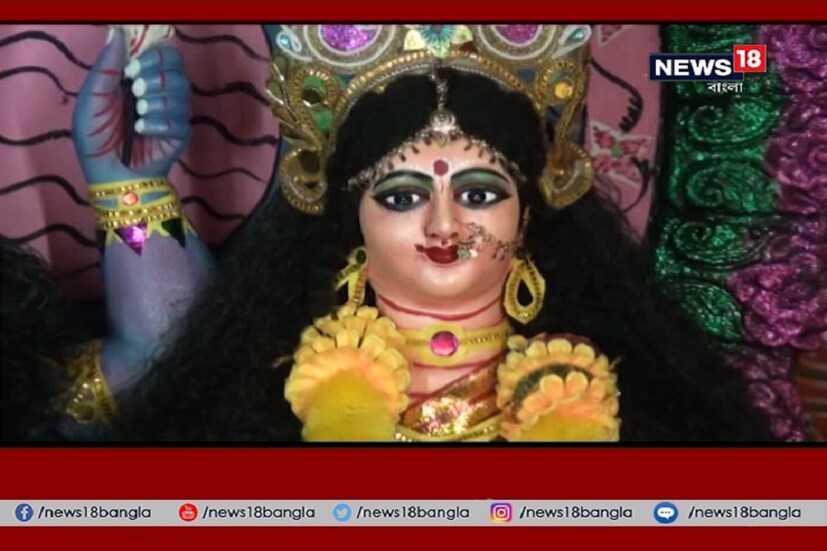 পুরাণে এও উল্লেখ আছে দেবী তুলসি নাকি মা লক্ষ্মীর সতীন ! একদম দু'জনের বনিবনা নেই ৷ তাই মা লক্ষ্মীর পায়ে তুলসিপাতা দিয়ে কখনই পুজো হয়না ৷ 